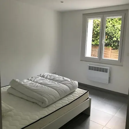 T2 +terrasse +parking Apartment Alès
